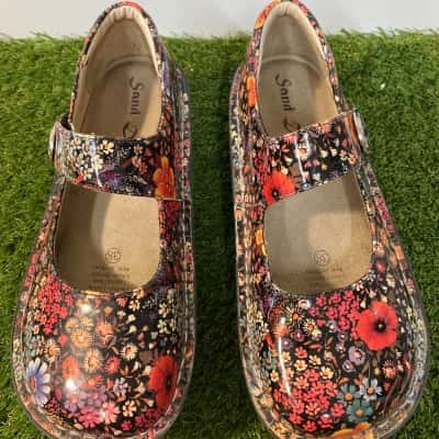  Womens  sand Dune Mary Jane Size 38 