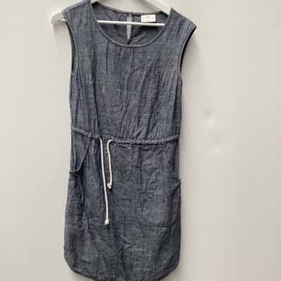 Kathmandu Womens  Size 6 Sleeveless Dress  Blue / drawstring with pockets 