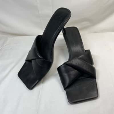 Manning Cartell Womens  Square Toe Size 40 Heels Black  