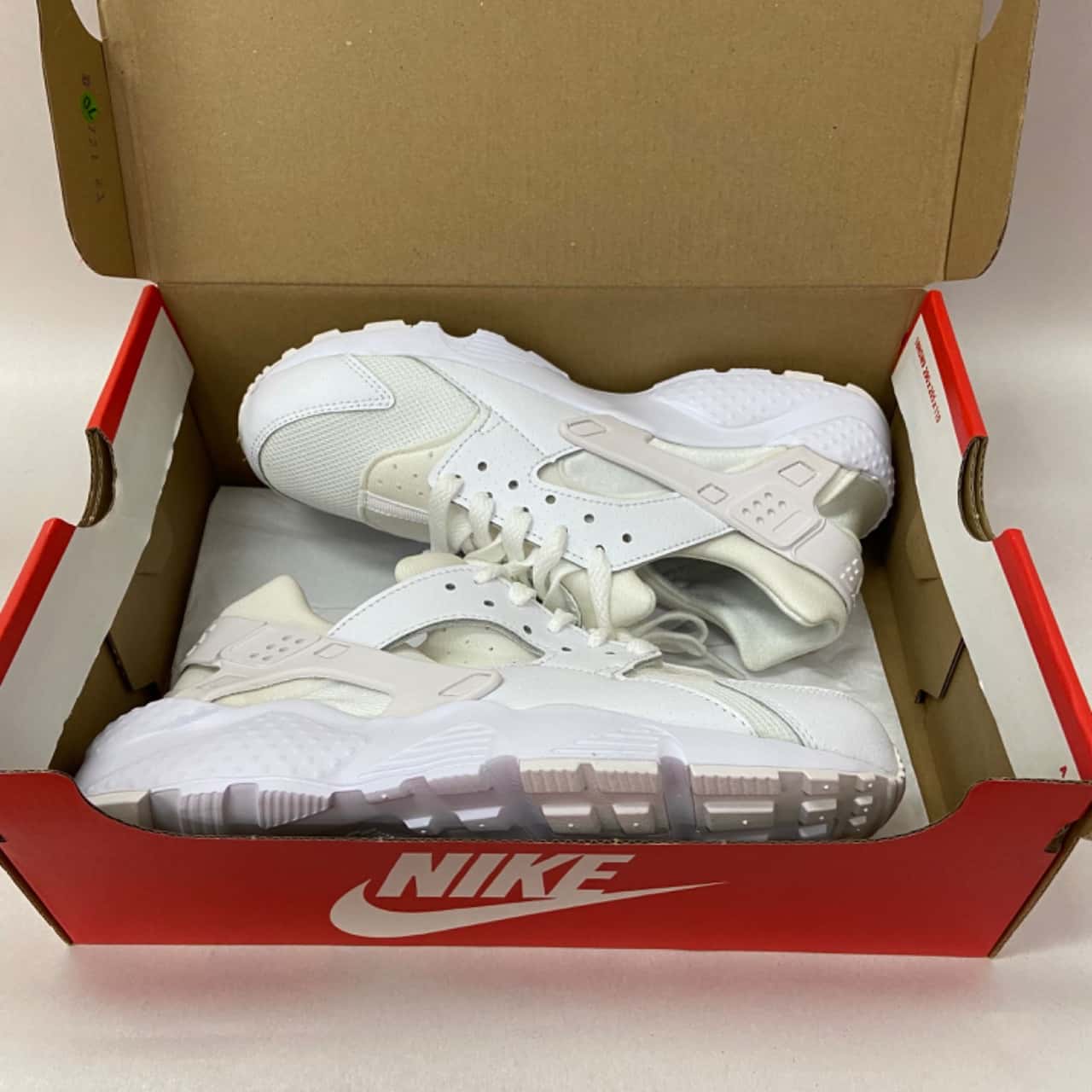 nike huarache white size 5