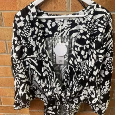 White Closet Womens  Size S Shirt