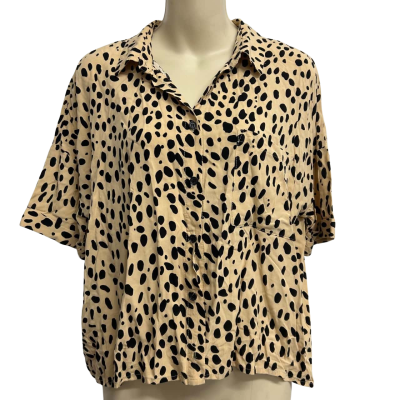 Decjuba Womens Size S Animal Print Button Up 