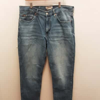 R.M. Williams Mens Premium Denim Jeans in a Mid-light Indigo Wash 