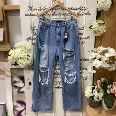 COUNTRY DENIM BRAND! Womens  Size 14 High-Waisted Jeans / Wide Leg Jeans Blue! THE PERFECT WIDE LEG RIPPED JEANS! BNWT! GREAT FOR ANY OUFIT! GREAT BLUE COLOUR!