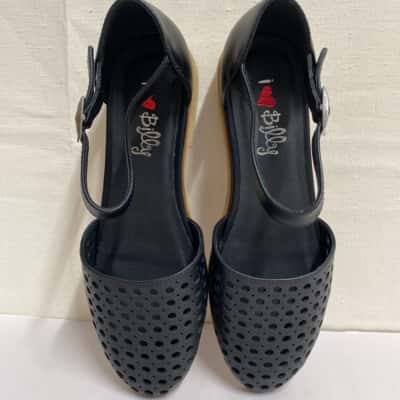 I Love Billy Womens  Size 38 Black  flats 