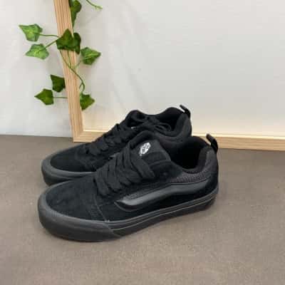 Vans Unisex Sport Shoes Size 5 Black  