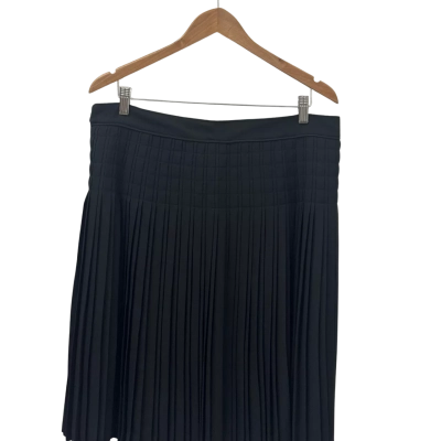 Basque Womens  Size 16 Pleated Skirt Black  