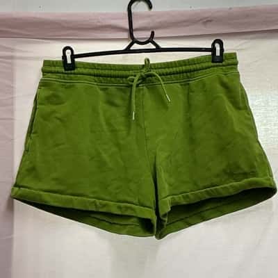 Country Road Womens  Size L Gym Shorts Green 