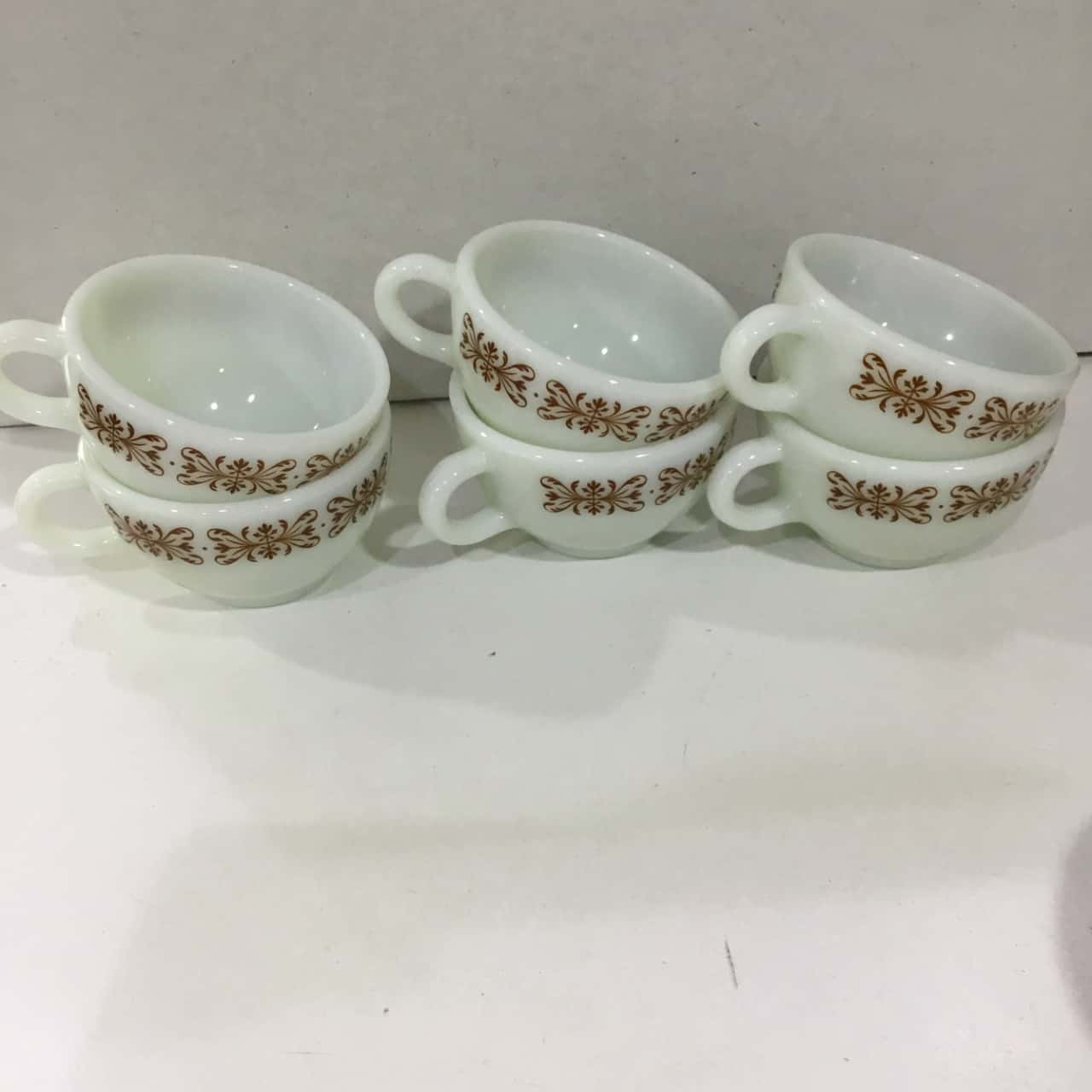 Vintage Pyrex Dinner Set