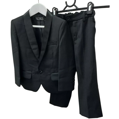 Ollie’s Place black suit set, Size 3  