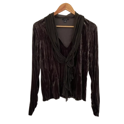 Verge Womens  Size M Long Sleeve Top / V-Neck Top Green 