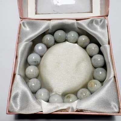 NIB Natural Chinese Green/Grey Jadeite Elasticised Bracelet 