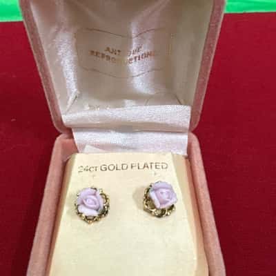  Women's Vintage Style Porcelain Pink Roses Set in 24 kt Plated Gold Frame Stud Earrings 