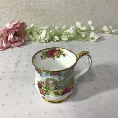 Vintage Royal Albert "A Celebration of the Old Country Roses Garden" Bone China Mug