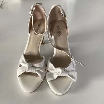 Diana Ferrari Womens  Size 8 Cream sanal