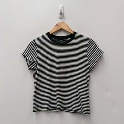 NEW - Uniqlo Green Striped Baby Tee - Size M  