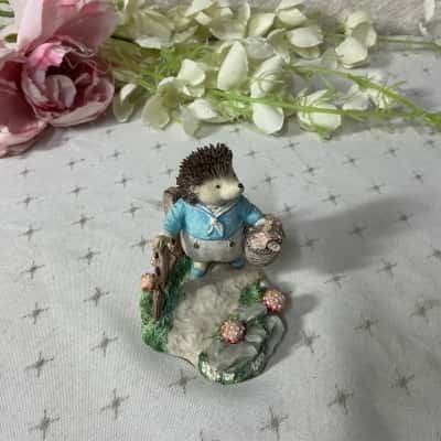 Foxwood Tales Villeroy & Boch Picnic at Foxwood Willy Hedgehog Ceramic Figurine