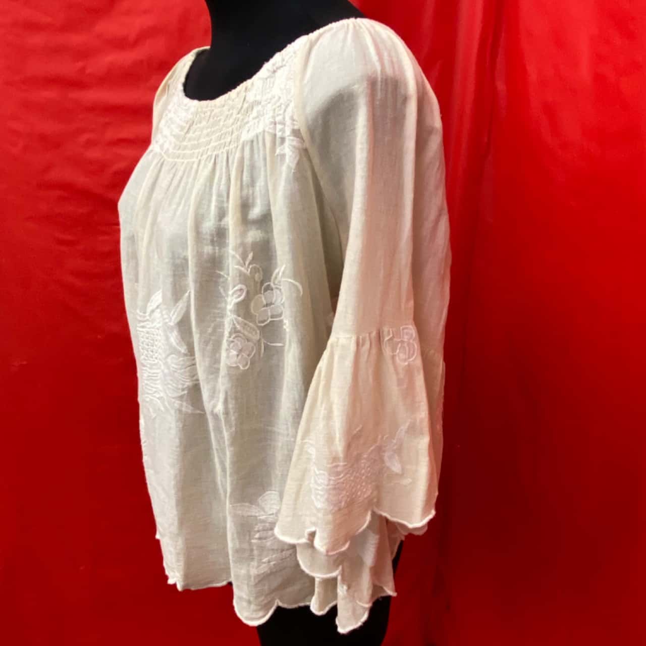 Ruby Yaya Womens Size M Cream Shirred, Embroidered top(s)