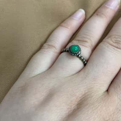  Womens Silver Tone Ball Ring with Green Centre
