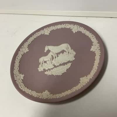 Wedgewood lilac jasperware Mother’s Day 1981 plate