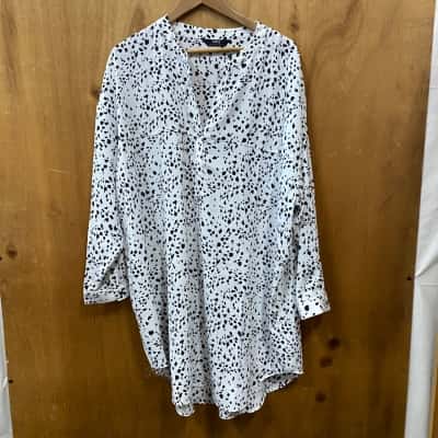 Sara White/Black Spot Pattern Shirt Size 24