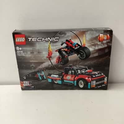 LEGO Technic Stunt Show Truck & Bike 42106