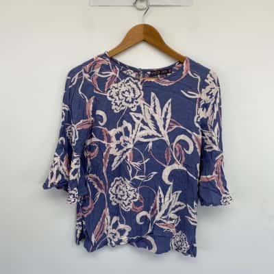 Mister Zimi Blue White Pattern Long SLeeve Top  Size 10 