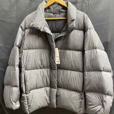 Uniqlo Womens Size XL Grey Powder Soft Down Jacket