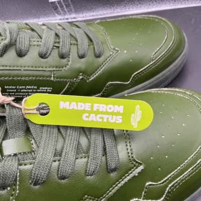 Mens  Size 11 Sneakers Green 