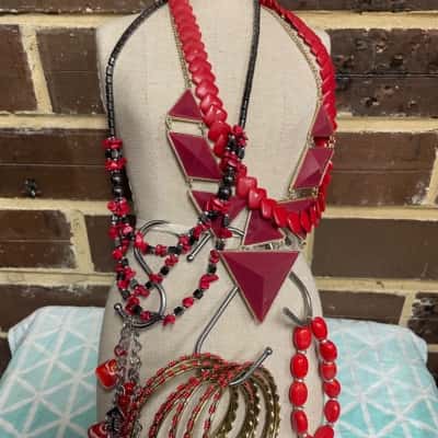 6 Pieces Red / Dark Pink Costume Jewellery Womens