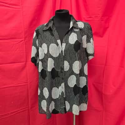 Moda Womens  Size 18 Top