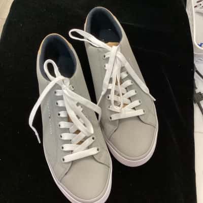 Tommy Hilfiger Mens  Size 7.5 Sneakers Grey 