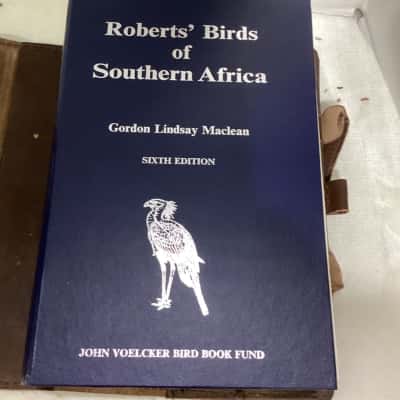 Roberts Birds of Southern Africa, sixth edition, by Gordon Lindsay Maclean