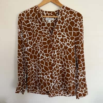Country Road. Silk Blend Blouse.    Size 4 