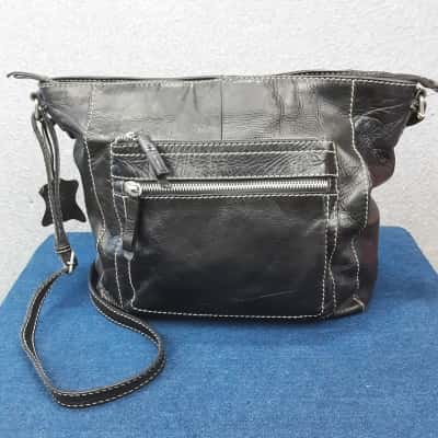 Women's Colorado Black Gloss Finish Mid-Size Black Leather Large Stitch Detail  Shoulder Bag