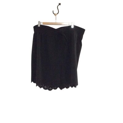 City Chic Women's Size XL Shorts Pants Black /floral 
