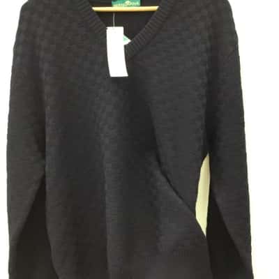 Merino gold jumper large navy