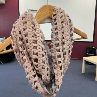  Womens  Size 0 Multicoloured neck scarf