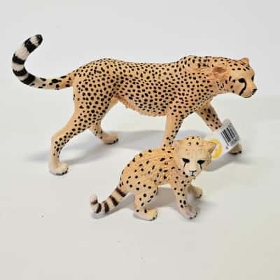 8 African themed Schleich figurines.