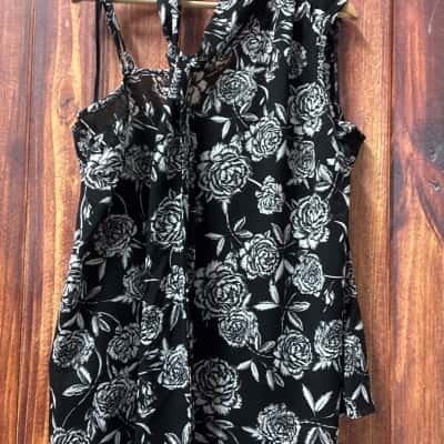 City Chic   Size M Black  / White top new 