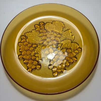 Vtg. Amber Glass Plate featuring Raised Grape Design 22cm Diameter 