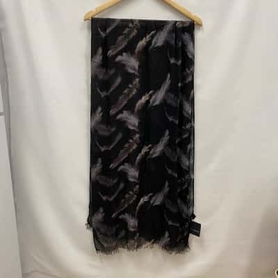 Basque Women's Scarf Black RRP$30