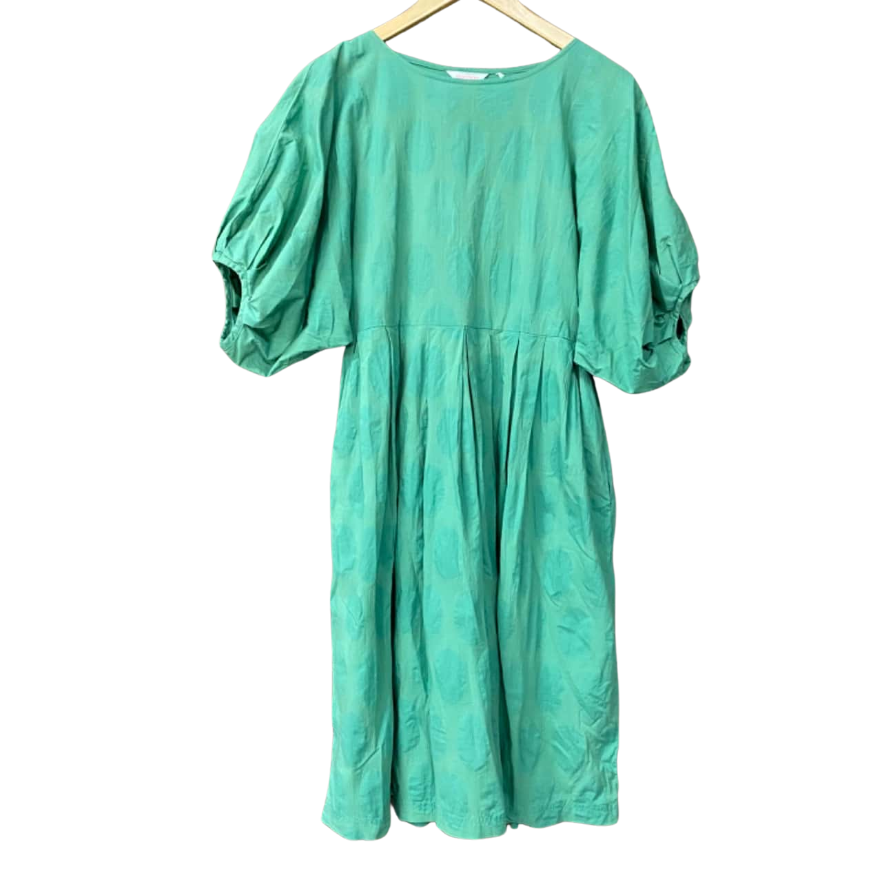 gorman green dress Green is here to stay  Flow freely in our Otis Dress, made from a soft  Tencel seersucker. Pleats along the front and back waist create a  flattering silhouette. x