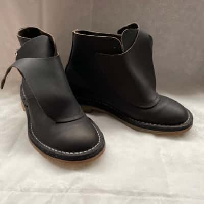  Womens  Rossi Fold Over Front Detail/ Black Boots Size 8