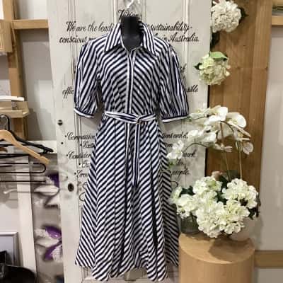 LEONI AUSTRALIA BRAND! Womens  Size 10 Midi Dress Navy Blue / Striped / White! BNWT! STUNNING BELTED MIDI DRESS! BUTTONS ALL THE WAY UP WITH A COLAR! MADE WITH 100% COTTON!