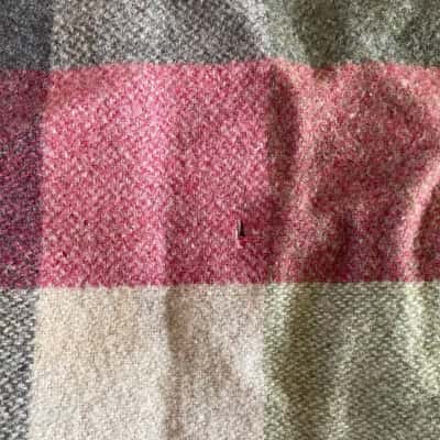 Laconia woollen blanket, approx 170x200cm with faults