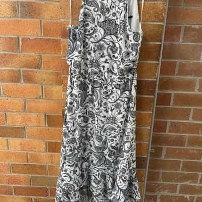 Table Eight Womens  Size 10 Tiered Midi Dress 