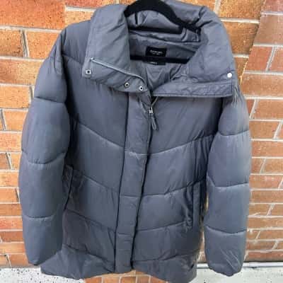 Ghanda Womens  Size S Puffer Jacket Grey 