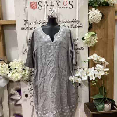 See Saw Brand! Womens  Size 18 Casual Dress Grey / White! MADE WITH 100% LINEN! BEAUTIFUL DRESS WITH POCKETS!