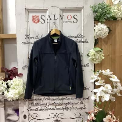 KATHMANDU BRAND! Womens  Size 6 Windbreaker Black! GREAT JACKET FOR COLD MORNING OR DRIZZLY DAYS! HAS ZIP POCKETS!